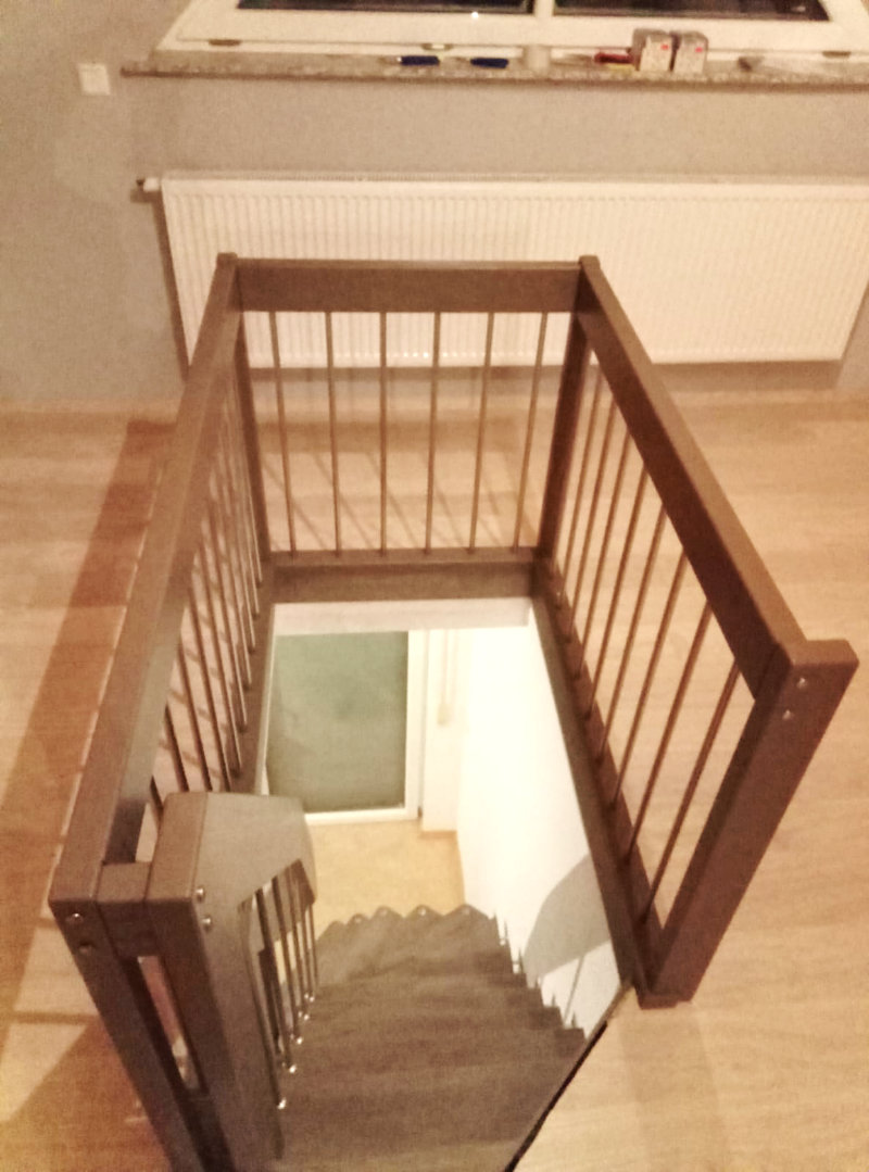 Treppenauge mit Geländer